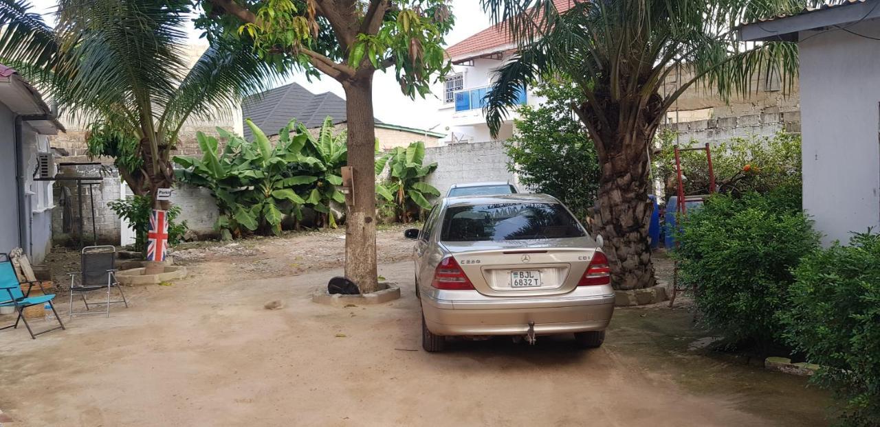 The Bb'S Apartment Brusubi ภายนอก รูปภาพ