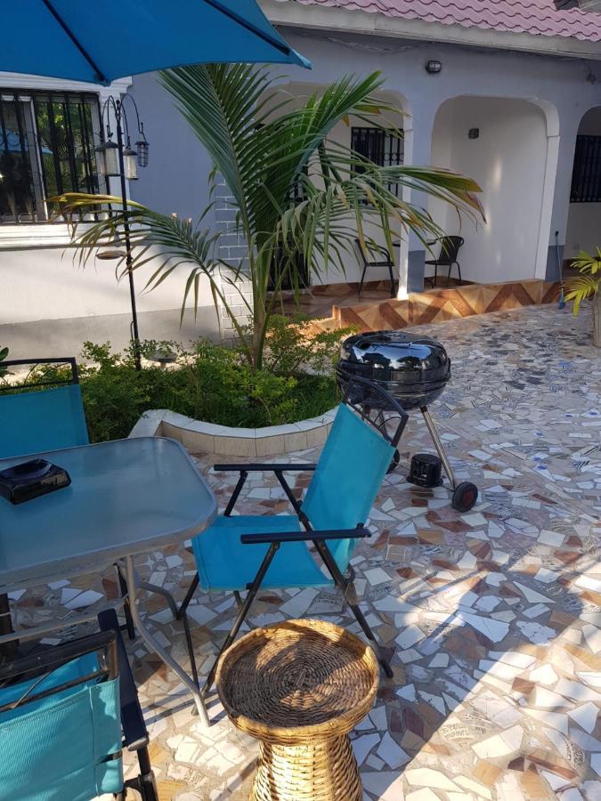 The Bb'S Apartment Brusubi ภายนอก รูปภาพ